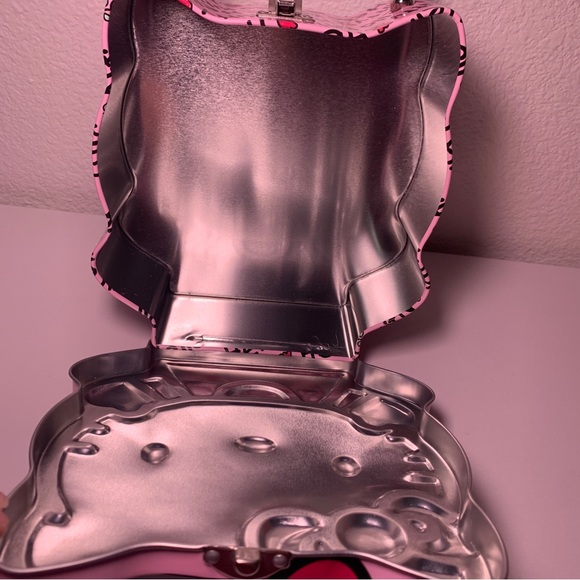 NEW Hello Kitty Tin Lunchbox Metal Box Pink Pearl handle Collectible Box - Picture 9 of 12